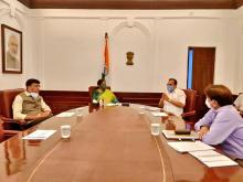 Hon'ble Minister (C&F) met with Hon Finance Minister @nsitharaman ji along with Hon Minister of State @MansukhMandviya Ji and Secretary (Fertilizers) to discuss various issues related to Department of Fertilizers.